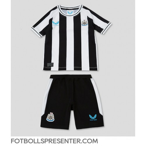 Newcastle United Hemmatröja Barn 2022-23 Kortärmad (+ korta byxor)